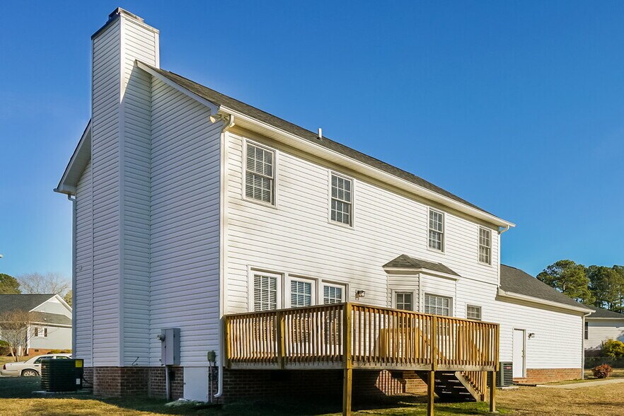 Building Photo - 11 Redding Ct