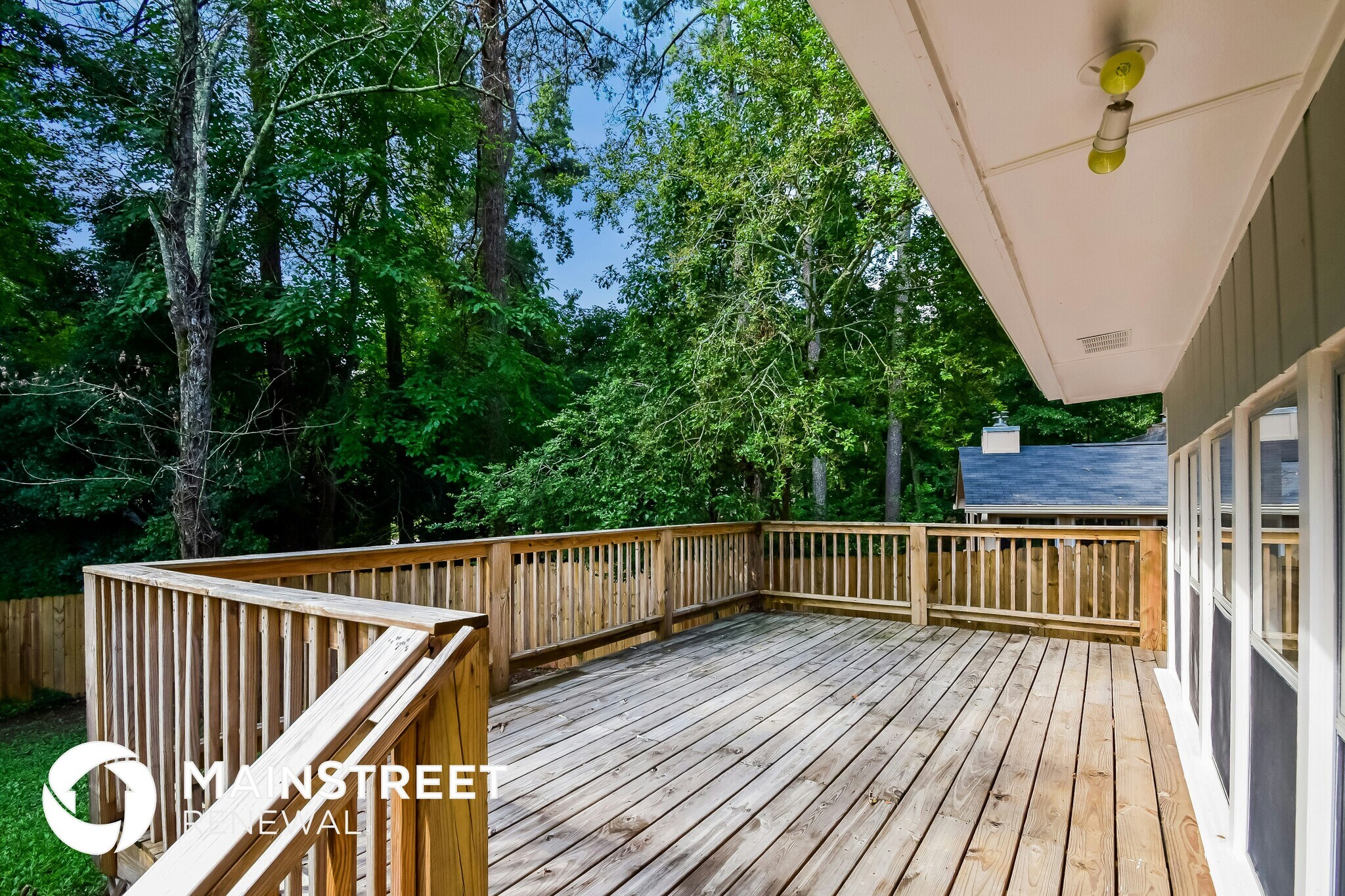 Building Photo - 627 Rockborough Dr