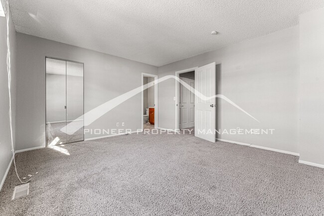 Building Photo - Fantastic Townhome with 1-Car Attached Garage, and Central AC!