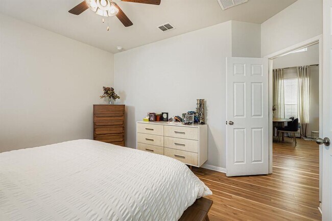 Building Photo - 9708 Dawn Pearl Dr