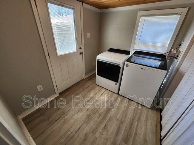 Building Photo - 2935 Harrison Ave