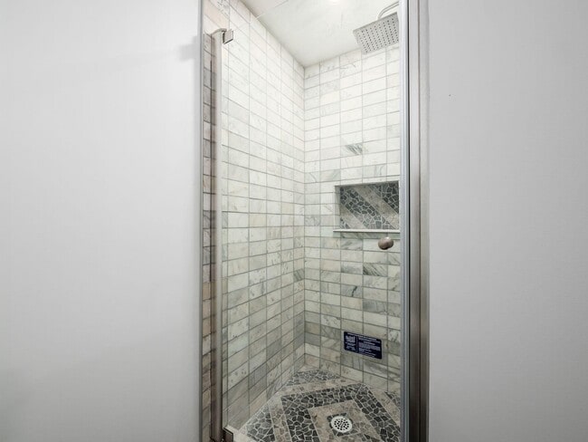 Building Photo - 3531 Sunset Dr