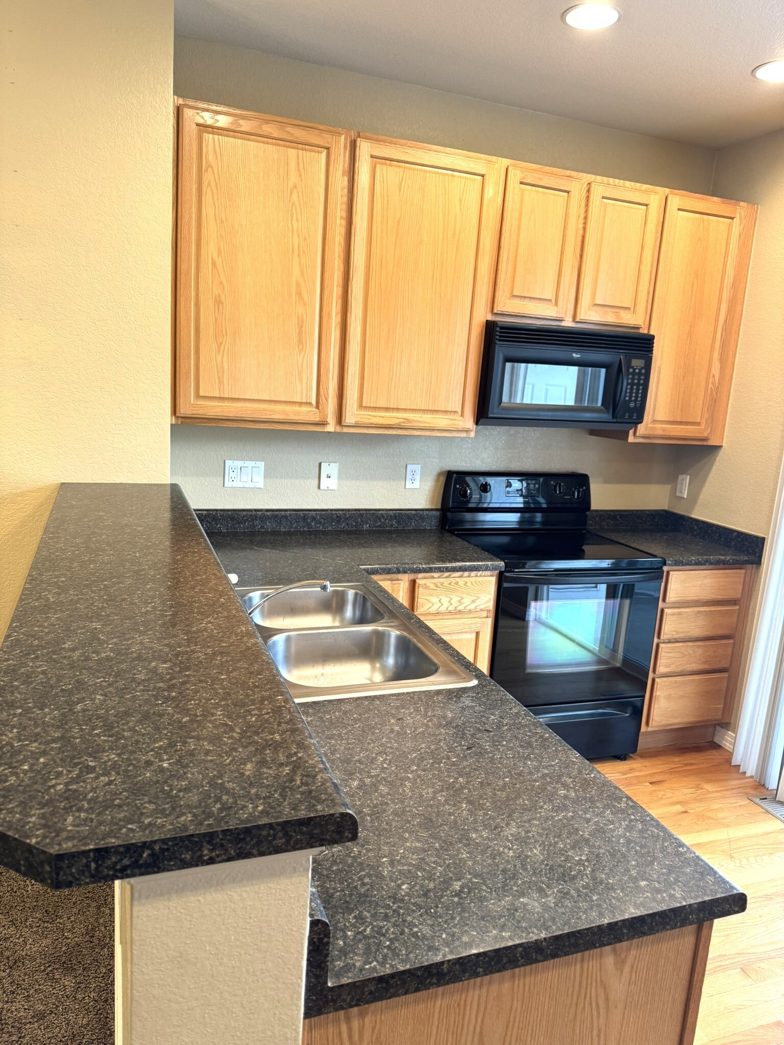Building Photo - 9558 Pearl Cir