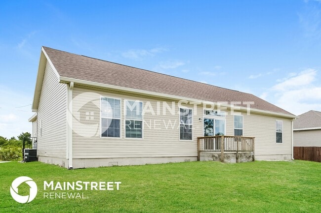 Building Photo - 3202 6th St W