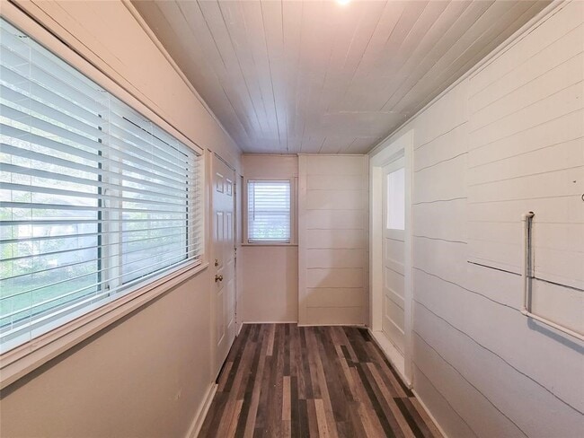 Building Photo - 1113 San Jacinto St