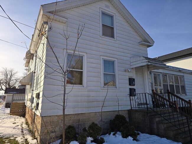 Building Photo - 503 W 5th Ave