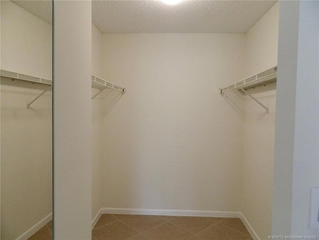 Building Photo - 2506 SE Anchorage Cove