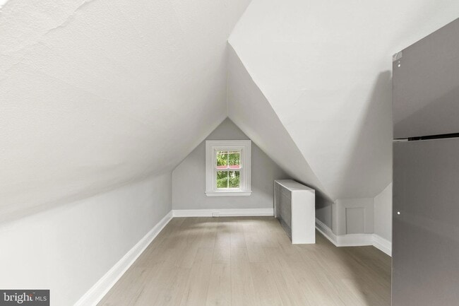 Building Photo - 216 Collingdale Ave