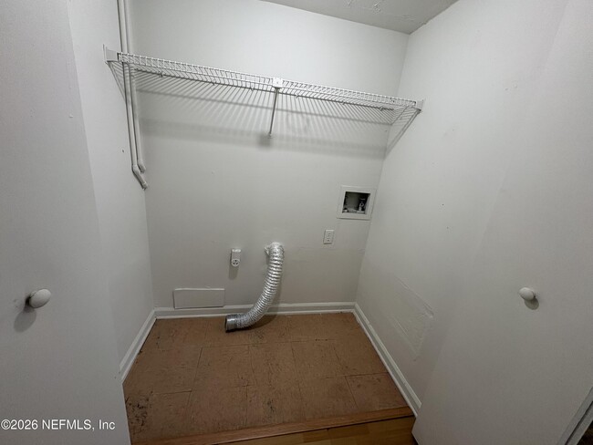 Building Photo - 4647 Barnes Rd S