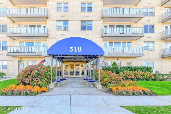 Building Photo - 510 Deal Lake Dr