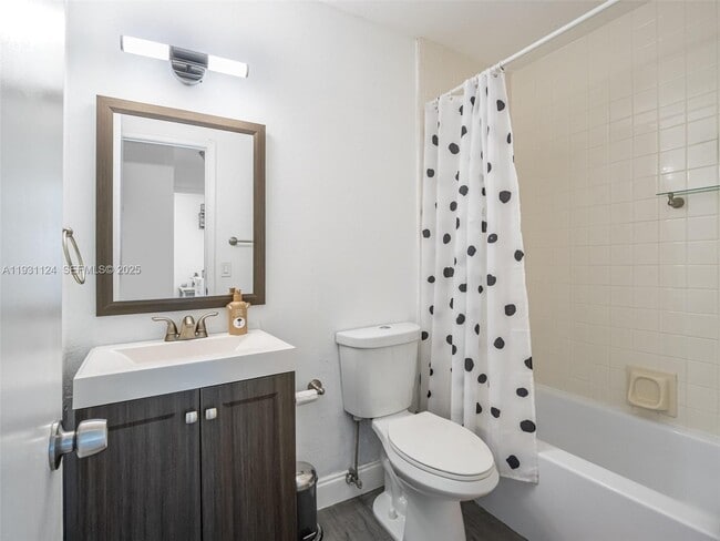 Building Photo - 511 SW 168th Ave