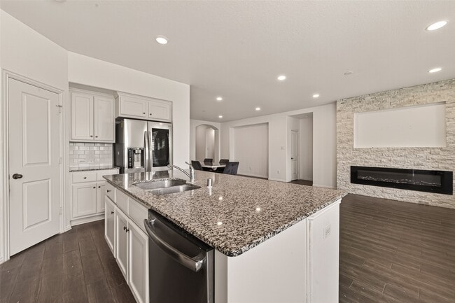 Building Photo - 16039 Cypress Farms Dr