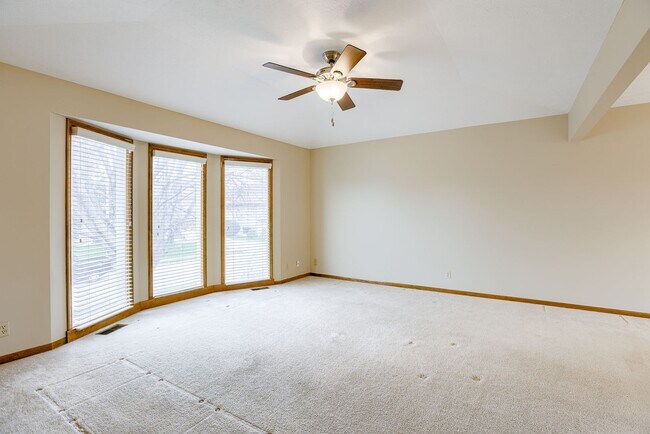 Building Photo - Millard 3 Bedroom!!