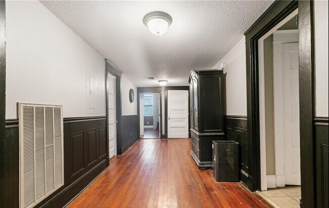 Building Photo - 3350 Jena St