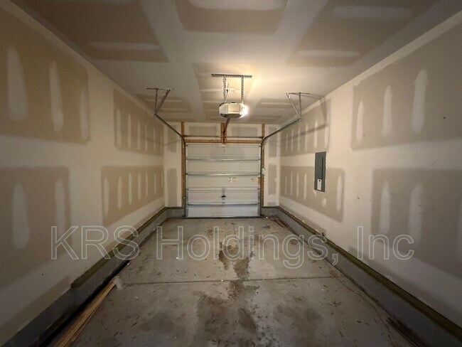 Building Photo - 214 Harmony Dr