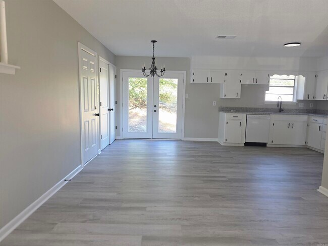Building Photo - 408 Lindenhurst Dr