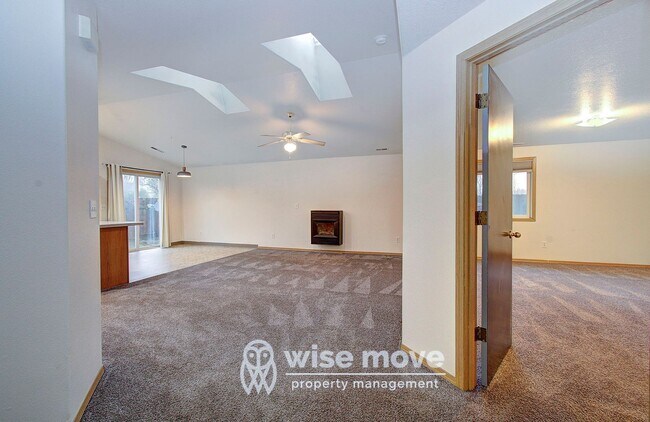 Building Photo - 809 SE 135th Ct