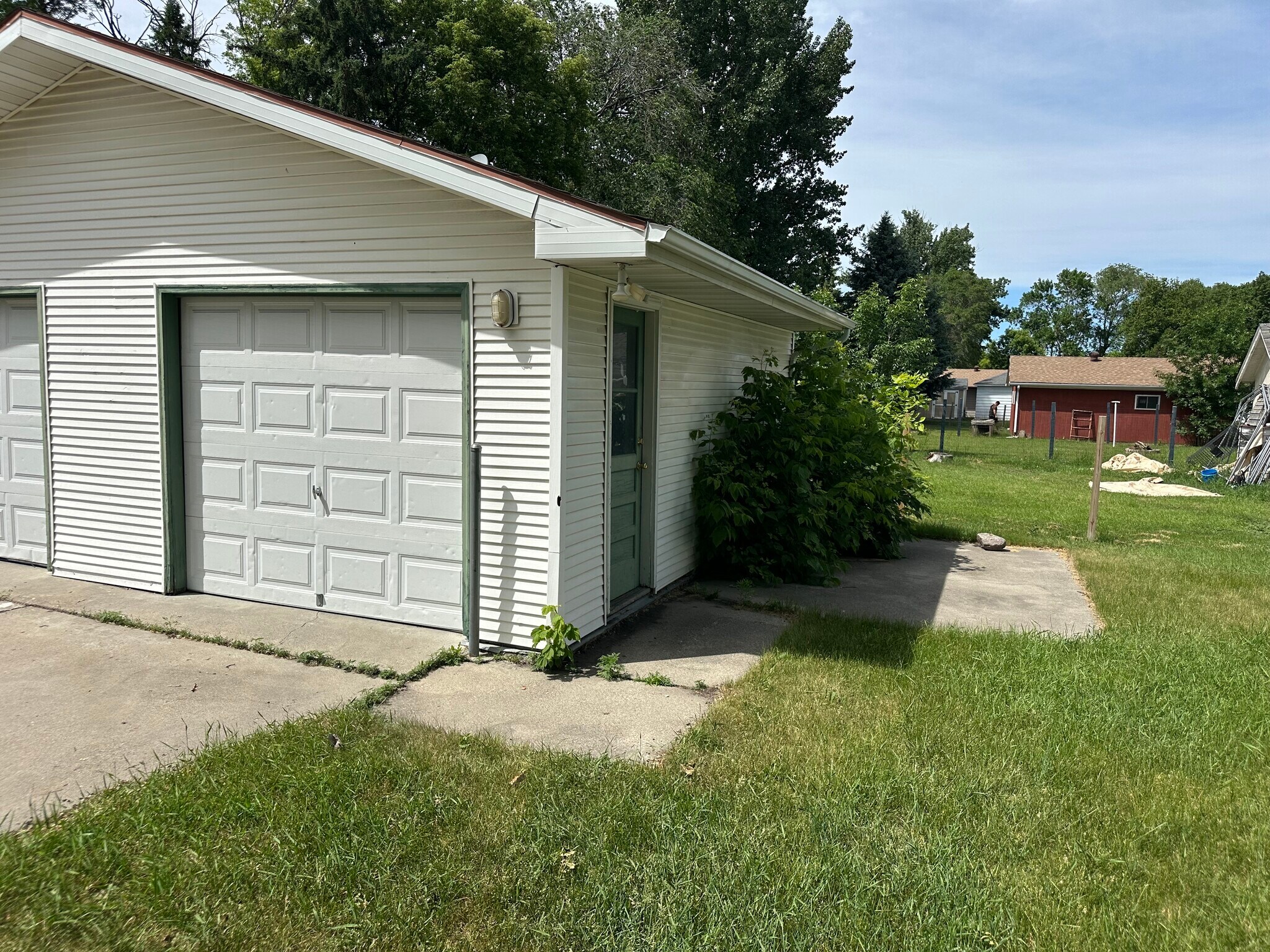 Building Photo - 1420 6th Ave N