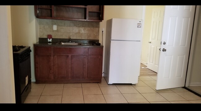 Kitchen - 375 S 10th St