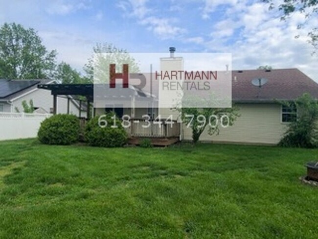 Building Photo - Three Bedroom Two Bath Ranch Home in Troy, IL!