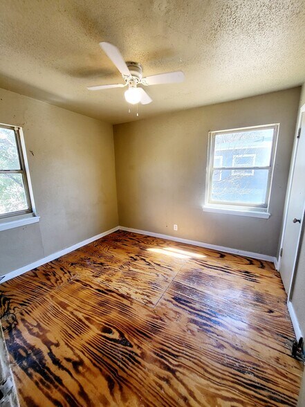 Building Photo - 1513 Sycamore St