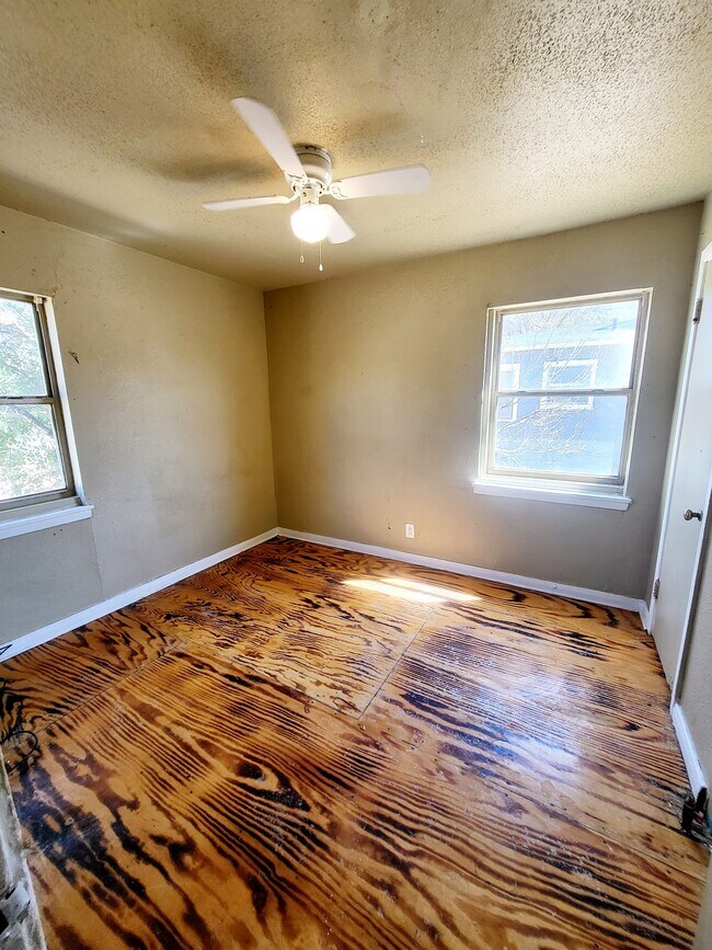 Building Photo - 1513 Sycamore St