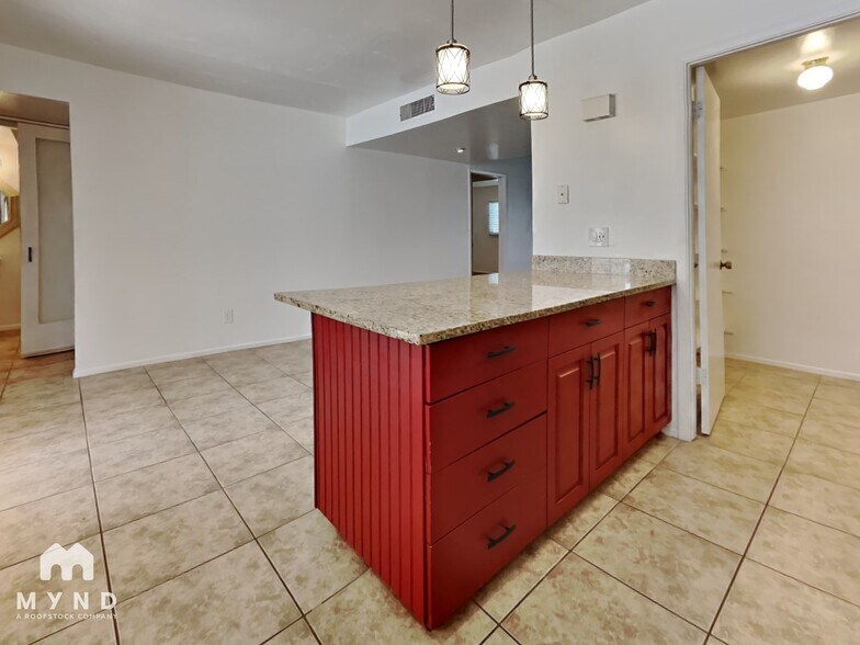 Building Photo - 5823 N 81st St