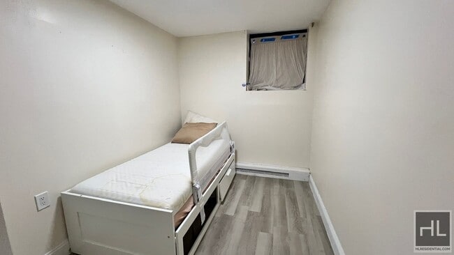 Building Photo - MILLER AVENUE