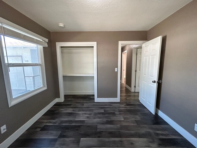 Building Photo - 508 El Vista Ave