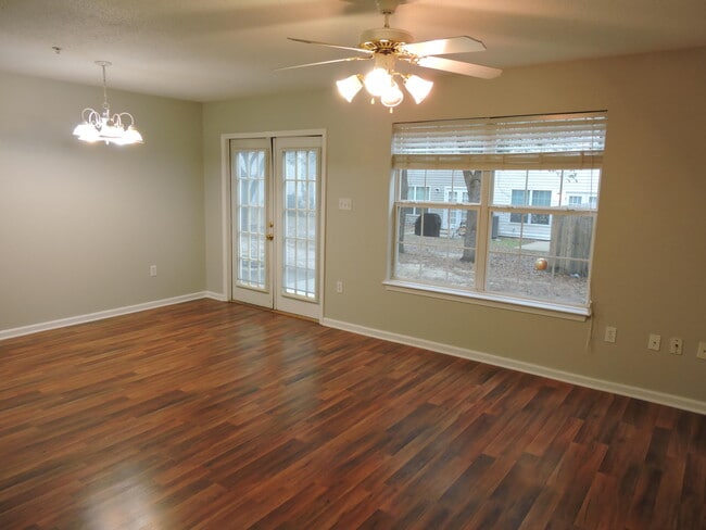 Building Photo - 132 Swaying Pine Ct