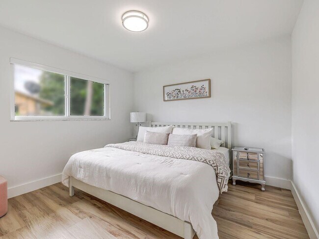 Building Photo - 16010 NW 37th Ct