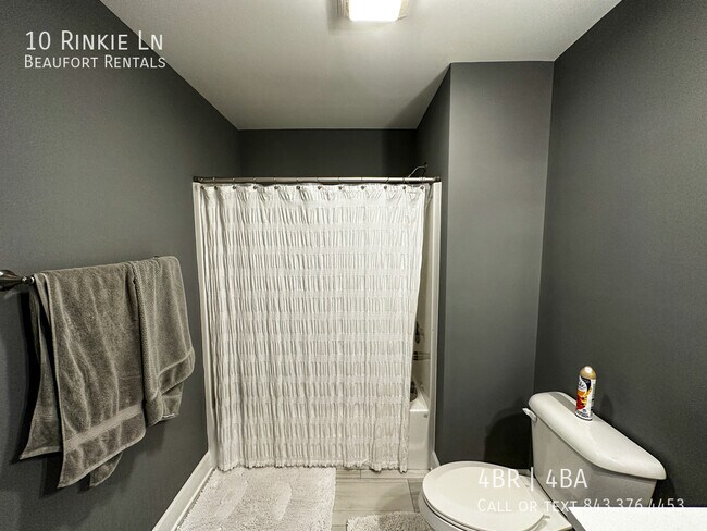 Building Photo - 10 Los Robles Rd