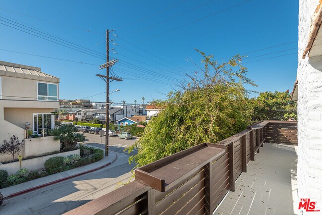 Building Photo - 3900 Pacific Ave