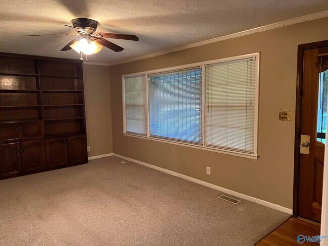 Building Photo - 2303 Shady Ln Dr NW