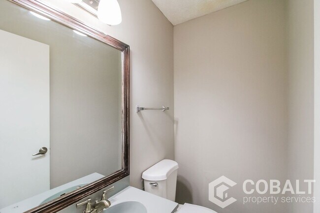 Building Photo - 3507 Creekview Pl