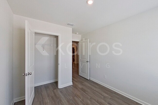 Building Photo - 364 Ironwood Ct