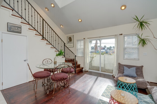 Building Photo - 1306 Electric Ave