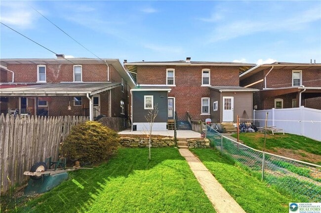 Building Photo - 819 Chestnut St