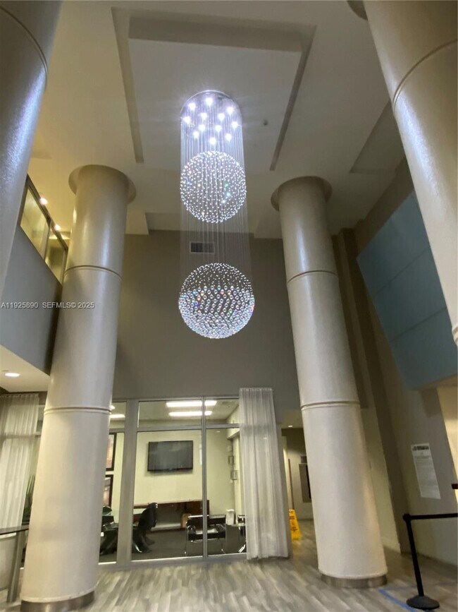 Building Photo - 1750 N Bayshore Dr