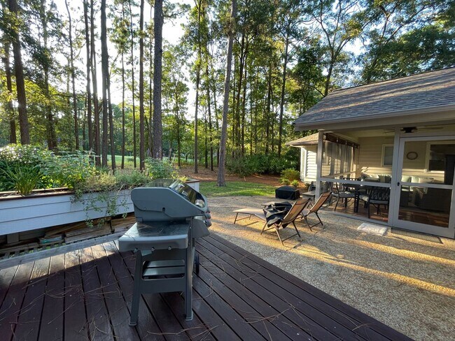 Building Photo - Lovely Remodeled Home In Hilton Head Plantation