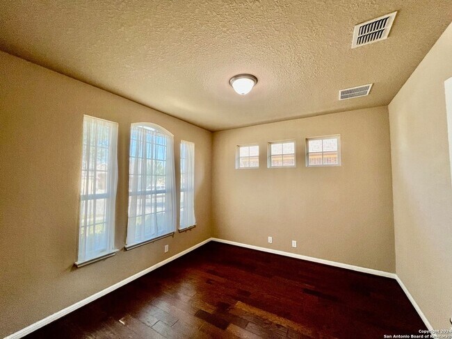 Building Photo - 3155 Sunset Cove