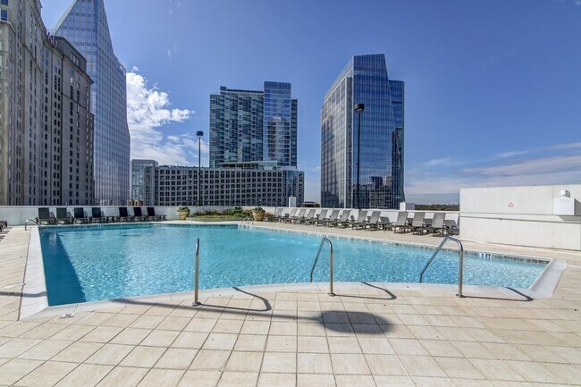 Building Photo - High-rise Luxury 1 Bedroom Buckhead Condo,...