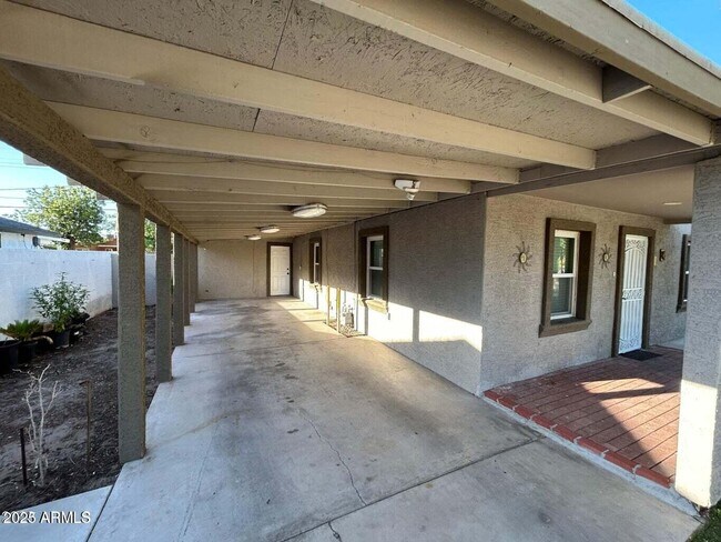 Building Photo - 3442 E Virginia Ave