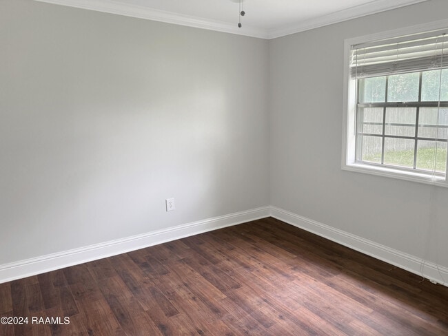 Building Photo - 412 Estelle Dr