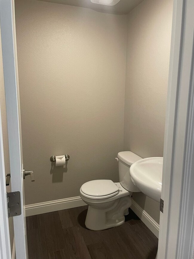 Building Photo - New Year Move-In Special! $200 OFF 1st MONTH RENT!!