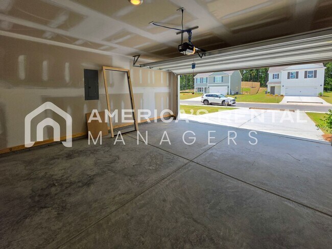 Building Photo - 556 Saddlewood Bnd