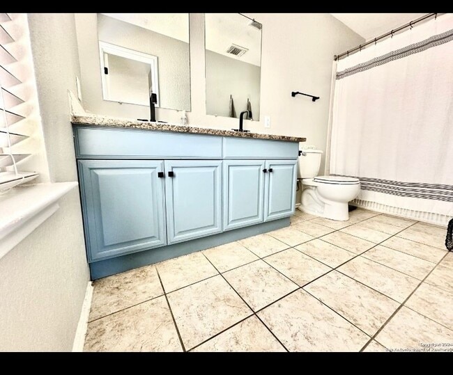 Building Photo - 10142 Amber Flora Dr