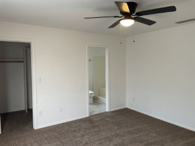 Building Photo - Come take a look at the fresh new interior...