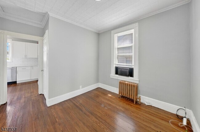 Building Photo - 86 Curie Ave