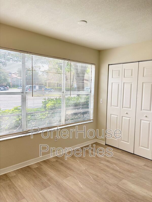 Building Photo - 5164 Conroy Rd